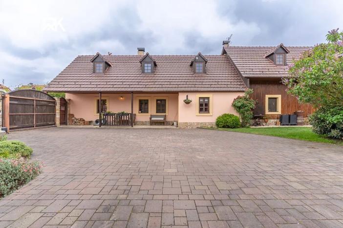 Prodej rodinného domu, Bříství, 375 m2