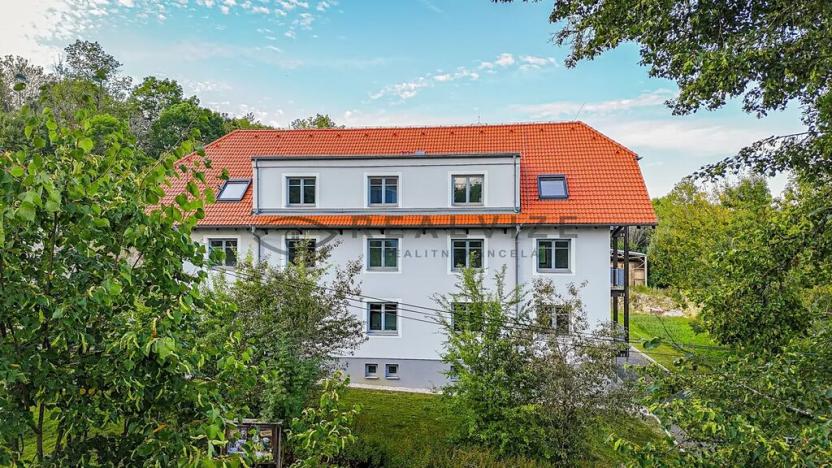 Prodej bytu 2+kk, Horní Planá, 51 m2