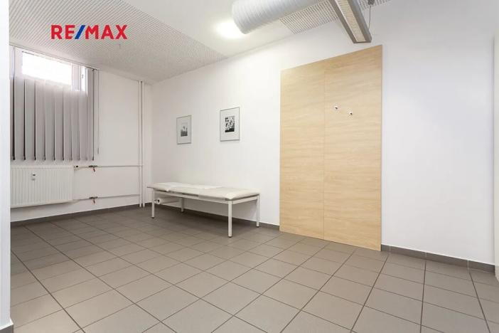 Pronájem ordinace, Praha - Nusle, Hradeckých, 39 m2