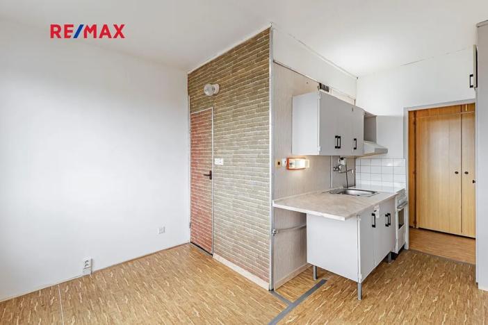 Pronájem bytu 1+1, Jindřichův Hradec, sídliště Vajgar, 43 m2