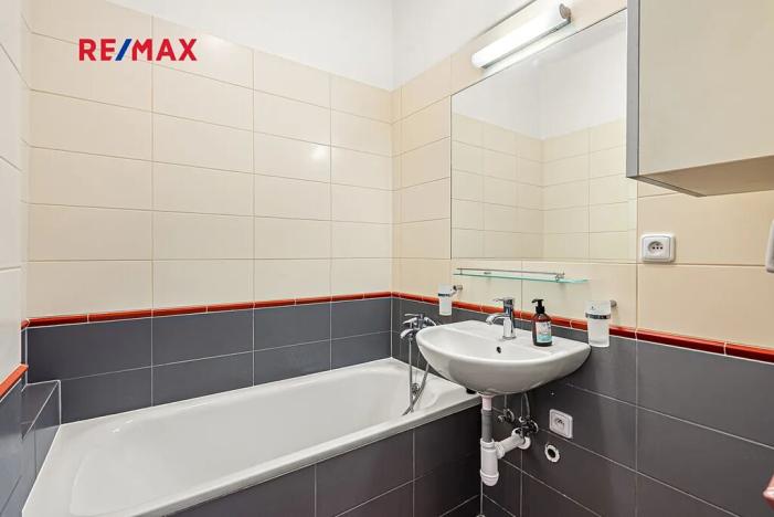 Pronájem bytu 2+1, Praha - Vršovice, Litevská, 60 m2