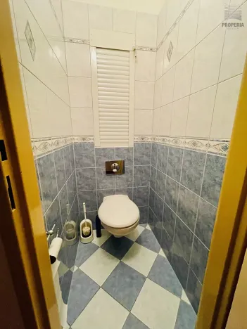 Prodej bytu 3+1, Karlovy Vary, Šumavská, 66 m2