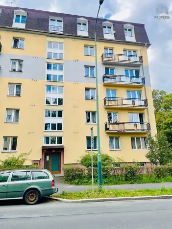 Prodej bytu 3+1, Karlovy Vary, Šumavská, 66 m2