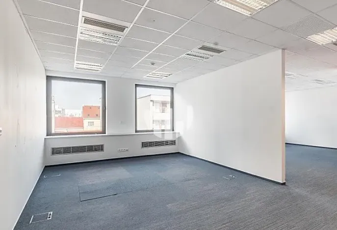 Pronájem kanceláře, Praha - Karlín, Thámova, 150 m2