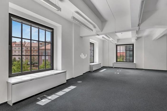 Pronájem kanceláře, Praha - Holešovice, Jankovcova, 226 m2