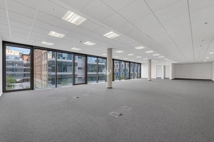 Pronájem kanceláře, Praha - Holešovice, Jankovcova, 603 m2