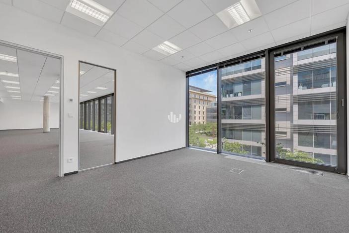 Pronájem kanceláře, Praha - Holešovice, Jankovcova, 603 m2