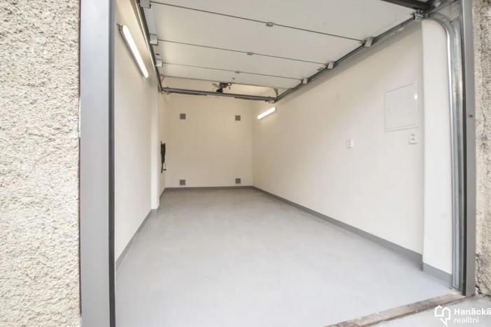 Pronájem garáže, Olomouc, U cukrovaru, 15 m2