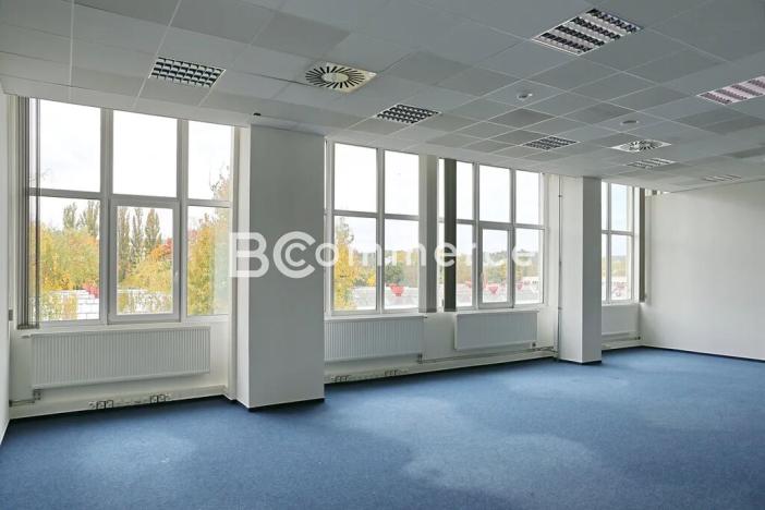 Pronájem kanceláře, Brno, Purkyňova, 1385 m2