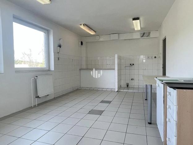 Pronájem obchodního prostoru, Praha - Hrdlořezy, Českobrodská, 300 m2