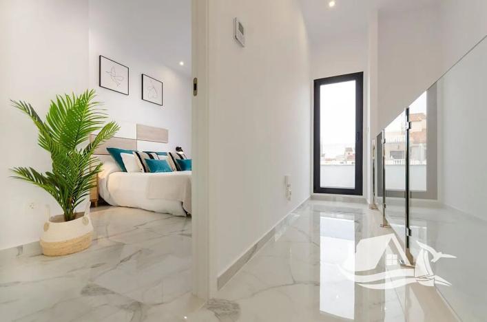 Prodej vily, Torrevieja, Španělsko, 95 m2