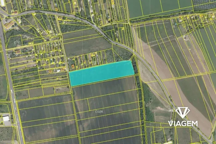 Prodej podílu pole, Znojmo, 2800 m2