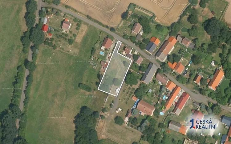 Prodej podílu komerčního pozemku, Úštěk, 885 m2