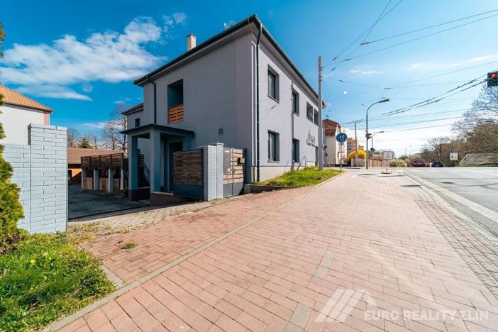 Pronájem kanceláře, Otrokovice, Dr. E. Beneše, 131 m2