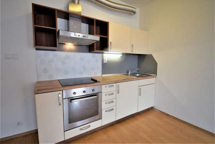 Pronájem bytu 2+kk, Praha - Vysočany, Poděbradská, 65 m2