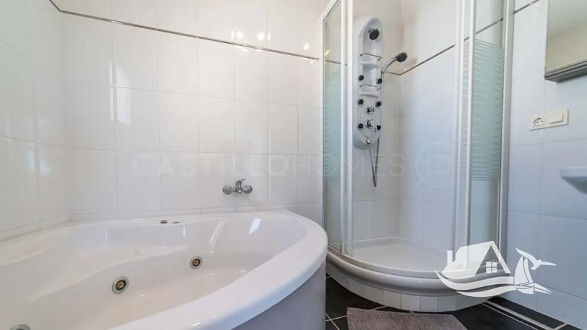 Prodej vily, San Miguel de Salinas, Španělsko, 198 m2