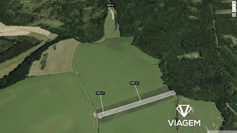 Prodej podílu pole, Hostim, 1387 m2