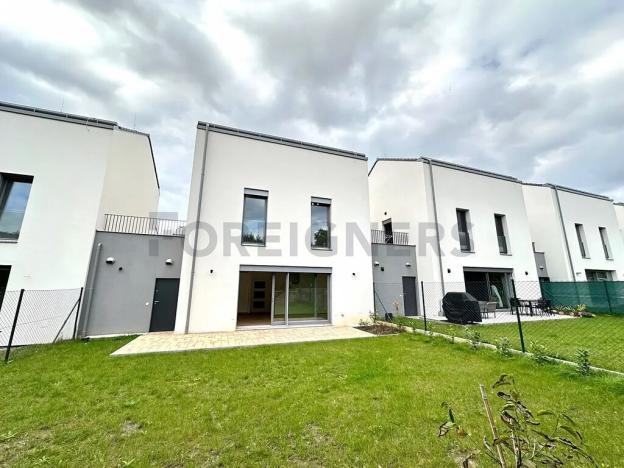 Pronájem rodinného domu, Praha, 159 m2