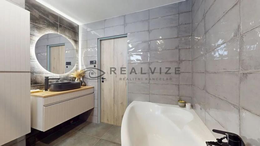 Prodej rodinného domu, Velešín, U Přehrady, 200 m2