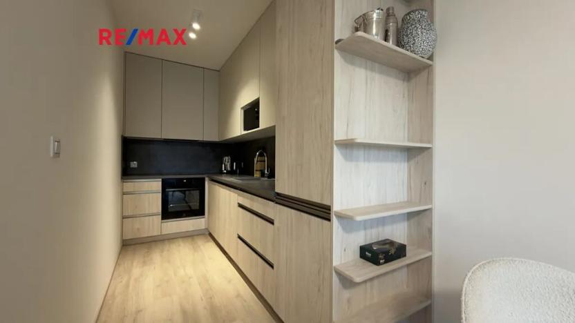 Pronájem bytu 2+kk, Praha - Žižkov, Malešická, 53 m2