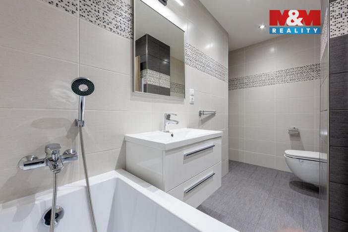 Prodej bytu 2+1, Karlovy Vary - Drahovice, Maďarská, 61 m2