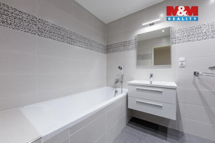 Prodej bytu 2+1, Karlovy Vary - Drahovice, Maďarská, 61 m2