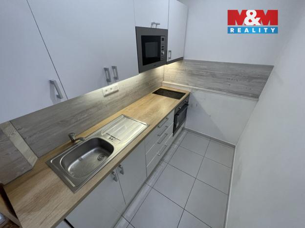 Pronájem bytu 1+kk, Praha - Vinohrady, Vinohradská, 38 m2
