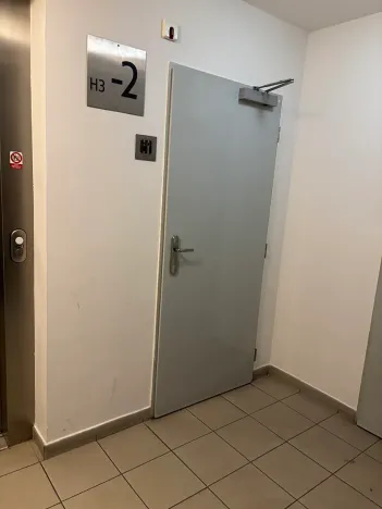 Pronájem garážového stání, Praha - Hostivař, Athénská, 20 m2