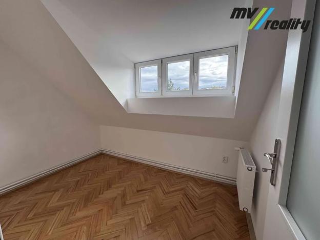 Pronájem bytu 2+kk, Praha - Břevnov, Cvičebná, 35 m2