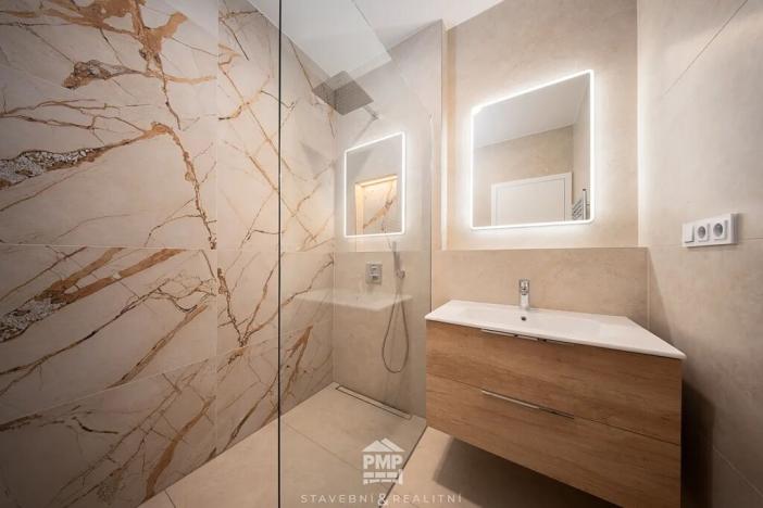 Prodej rodinného domu, Nebovidy, 359 m2