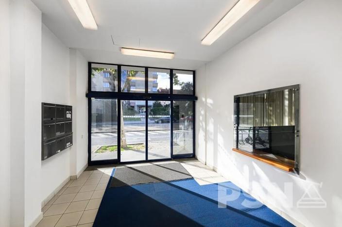 Pronájem kanceláře, Praha - Žižkov, Hartigova, 15 m2