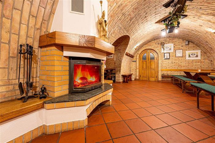 Prodej komerční, Velké Bílovice, 508 m2