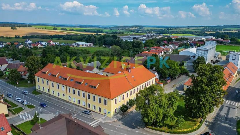 Prodej ubytování, Čechtice, nám. Dr. Tyrše, 1672 m2