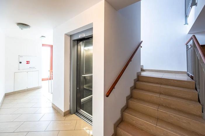 Pronájem bytu 2+kk, Praha - Stodůlky, Švejcarovo náměstí, 57 m2