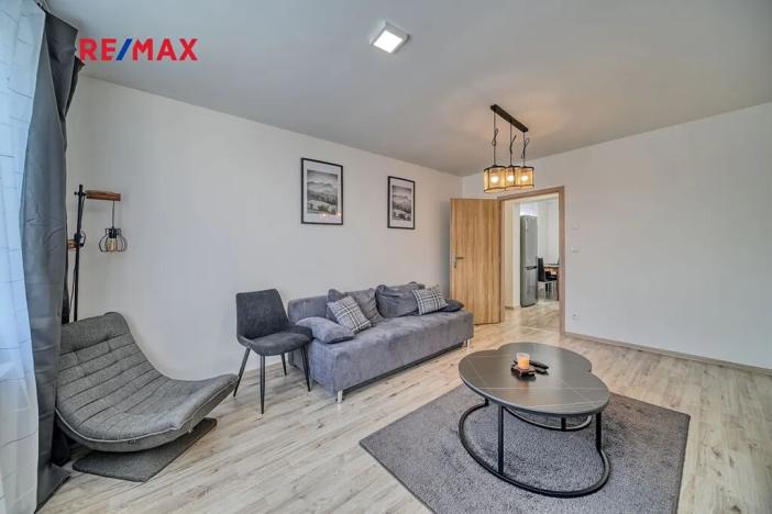 Prodej bytu 2+1, Lošany, 51 m2