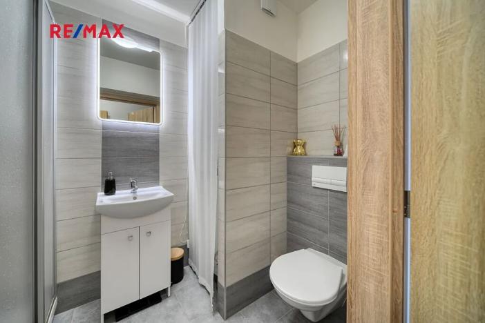 Prodej bytu 2+1, Lošany, 51 m2