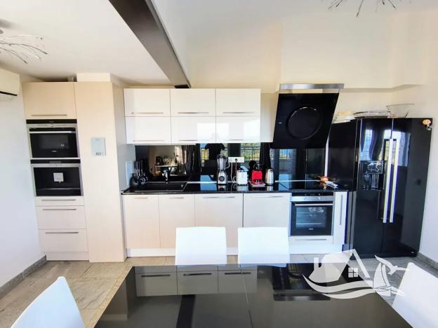 Prodej bytu 3+kk, Bjala, Bulharsko, 157 m2