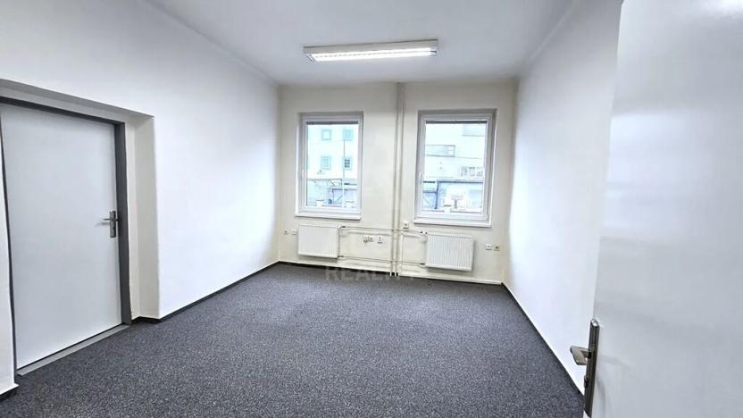 Pronájem kanceláře, České Budějovice, Mánesova, 143 m2