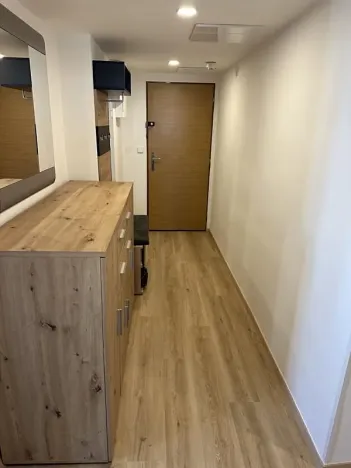 Pronájem bytu 3+1, Praha - Strašnice, Černokostelecká, 68 m2