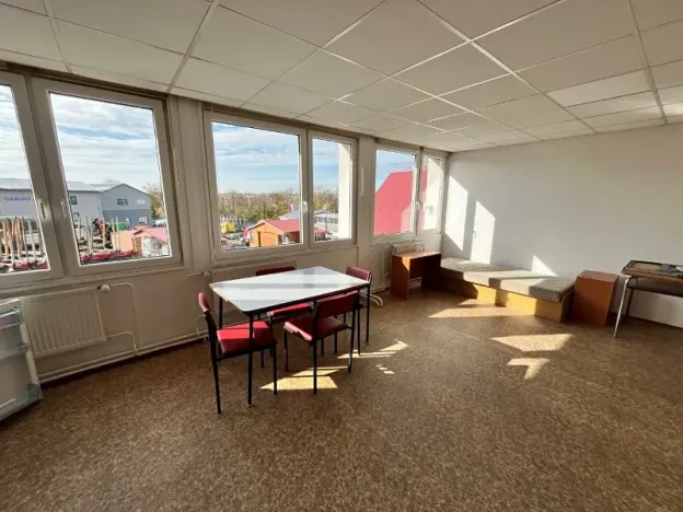 Pronájem obchodního prostoru, Jihlava, Kosovská, 250 m2