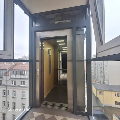 Pronájem bytu 2+kk, Praha - Holešovice, Na Maninách, 46 m2