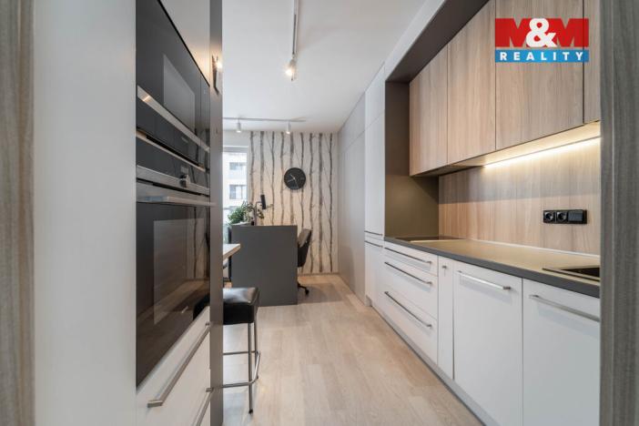 Prodej bytu 1+kk, Praha - Uhříněves, Oty Bubeníčka, 32 m2