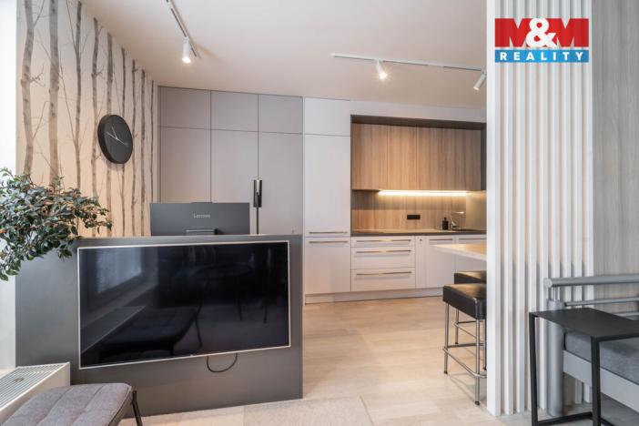 Prodej bytu 1+kk, Praha - Uhříněves, Oty Bubeníčka, 32 m2