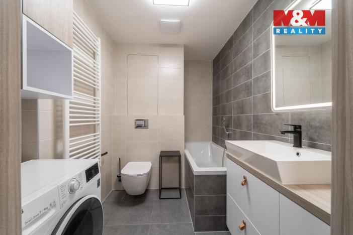 Prodej bytu 1+kk, Praha - Uhříněves, Oty Bubeníčka, 32 m2