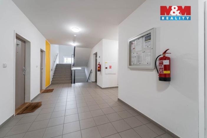 Prodej bytu 1+kk, Praha - Uhříněves, Oty Bubeníčka, 32 m2