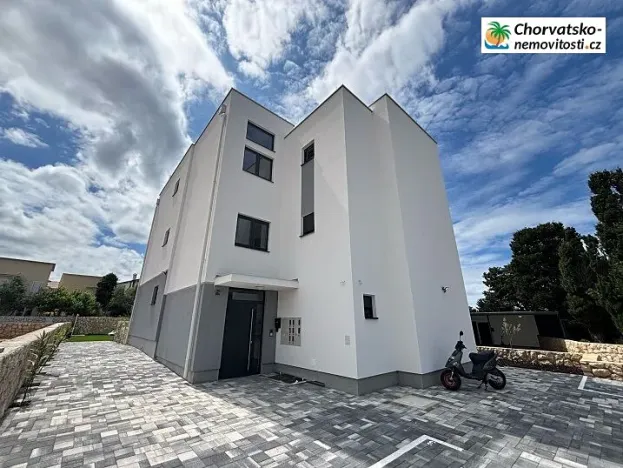 Prodej bytu 3+1, Novalja, Chorvatsko, 59 m2