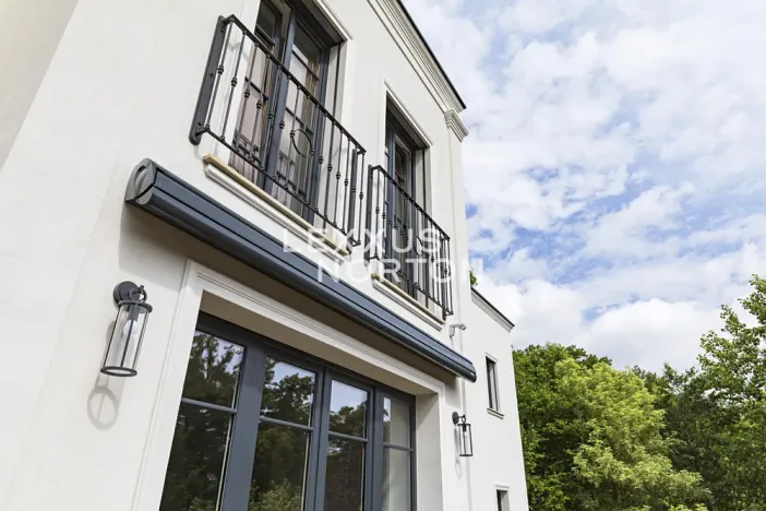 Pronájem vily, Praha - Dejvice, V Šáreckém údolí, 253 m2