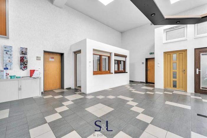 Prodej výrobních prostor, Milovice, Italská, 1819 m2