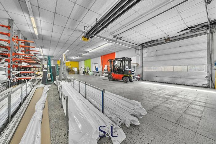 Prodej výrobních prostor, Milovice, Italská, 1819 m2