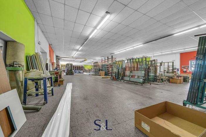 Prodej výrobních prostor, Milovice, Italská, 1819 m2